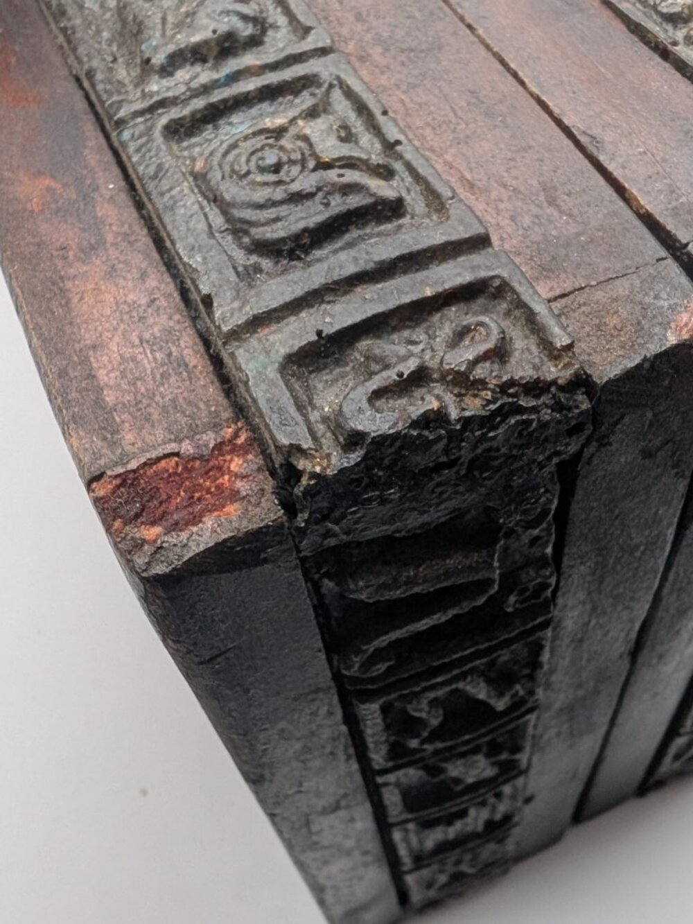 Vintage Inca Aztec Hand Carved Onyx Chessboard Storage & Set - Picture 8 of 9
